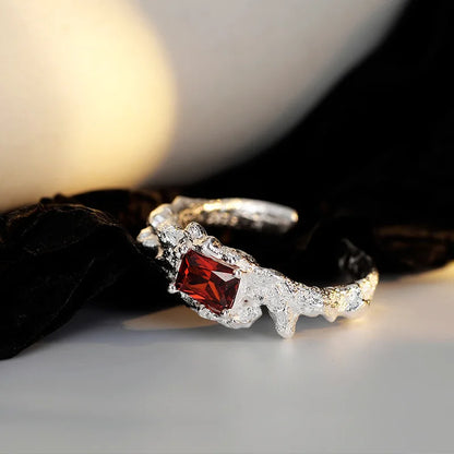 Granatring mit Alien-Textur und Zirkonia R1248