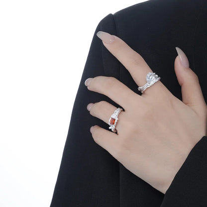 Granatring mit Alien-Textur und Zirkonia R1248