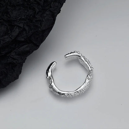 Schmaler Ring mit Alien-Textur R1247
