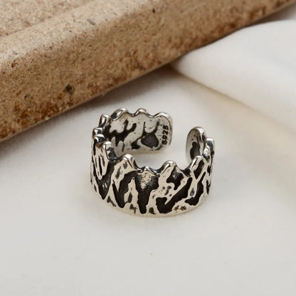 Breiter Ring mit antiker Textur R1228
