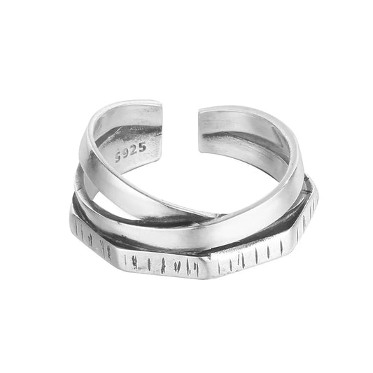 Antiker Ring mit Schraubenstruktur R141
