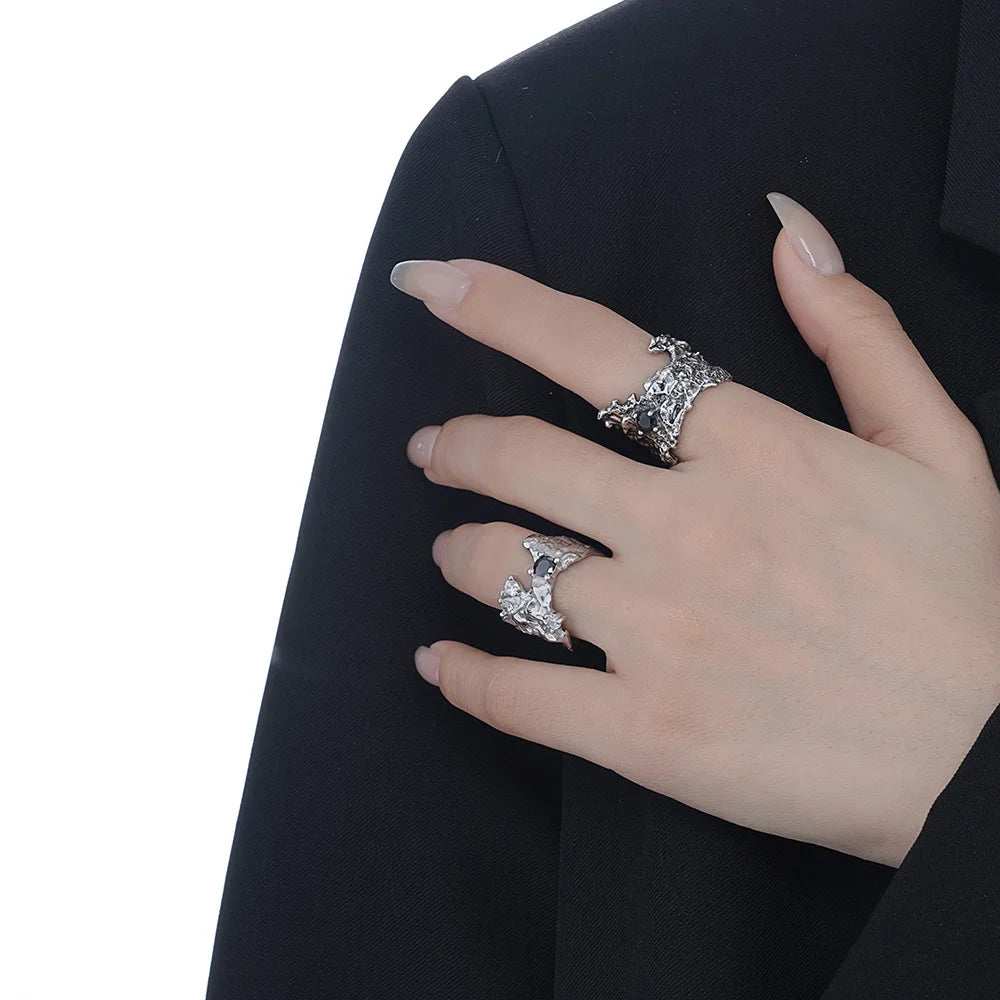 Unregelmäßiger Ring mit geschlagener Textur R1250