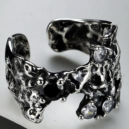 Unregelmäßiger Ring mit geschlagener Textur R1250