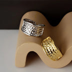 Unregelmäßiger Ring mit geschlagenen Punkten R110