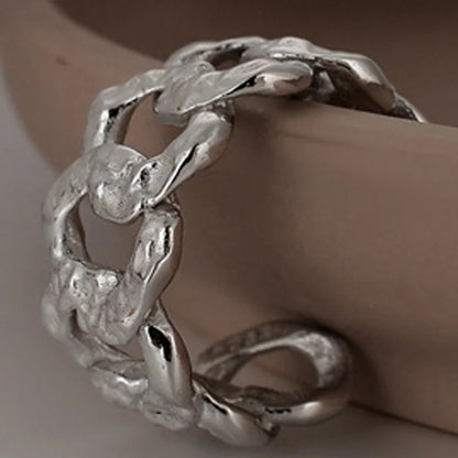 Gehämmerter Ring mit geschlagenen Gliedern R14