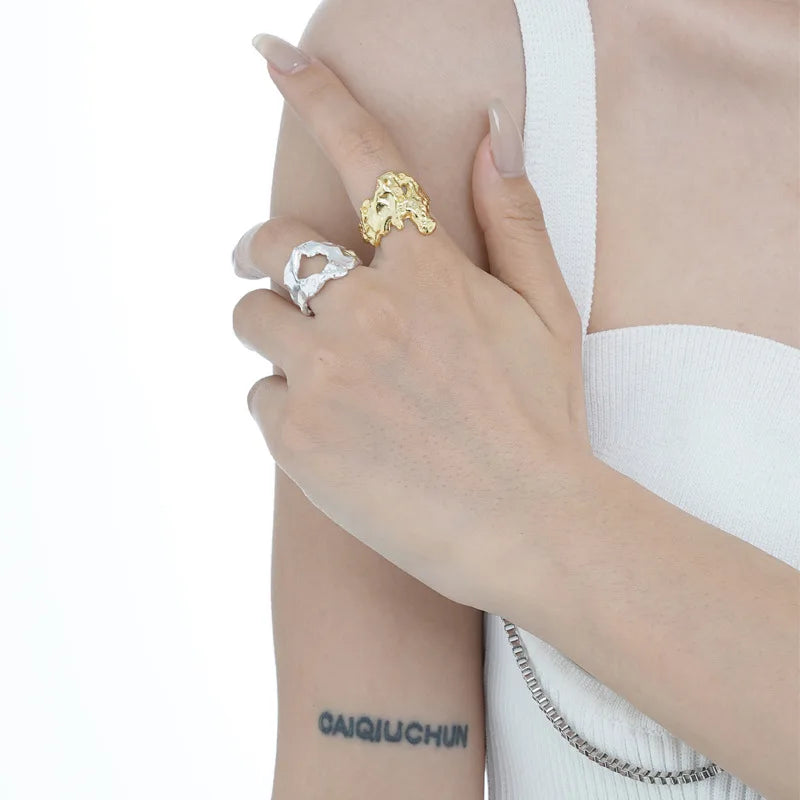 Geschlagener, robuster, unregelmäßiger Ring R17