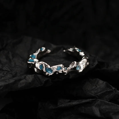Unregelmäßiger Ring aus blauem Emaille R1162