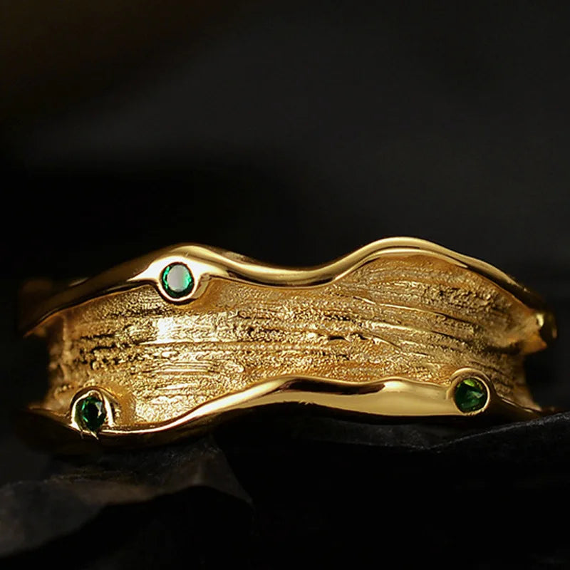 Ring mit gewellter, unregelmäßiger Textur R1255