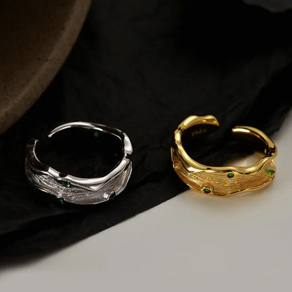 Ring mit gewellter, unregelmäßiger Textur R1255