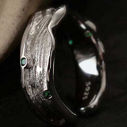 Ring mit gewellter, unregelmäßiger Textur R1255