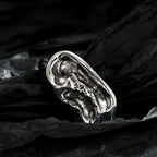 Klobiger unregelmäßiger antiker Ring R1235