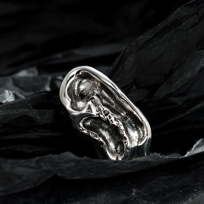 Klobiger unregelmäßiger antiker Ring R1235