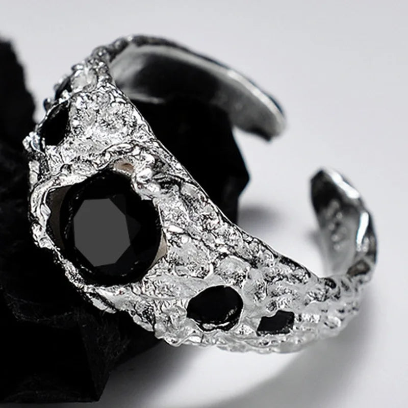 Klobiger Ring mit Alien-Textur R1232