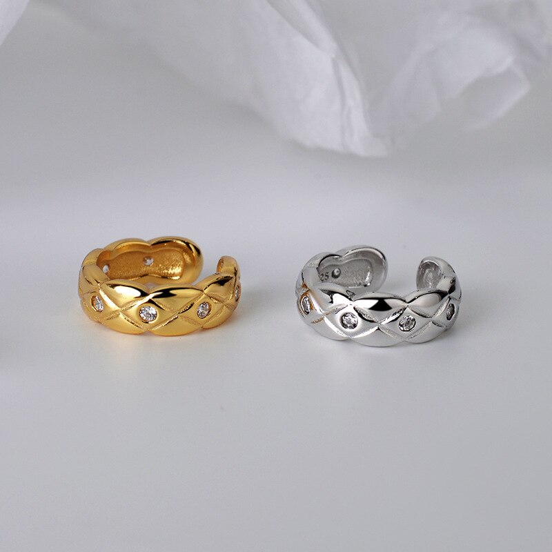 Kreuzmuster Dicke Ohrringe E1007 1 Stück