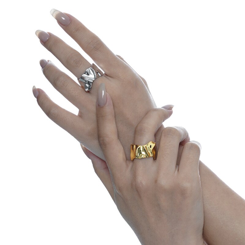 Ring mit zerbröseltem Alufolienmuster R1042