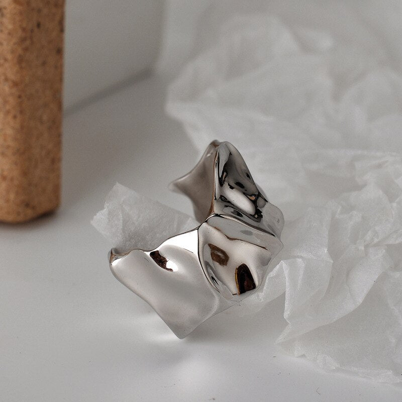 Ring mit zerbröseltem Alufolienmuster R1042