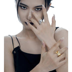 Ring mit zerbröseltem Alufolienmuster R1042