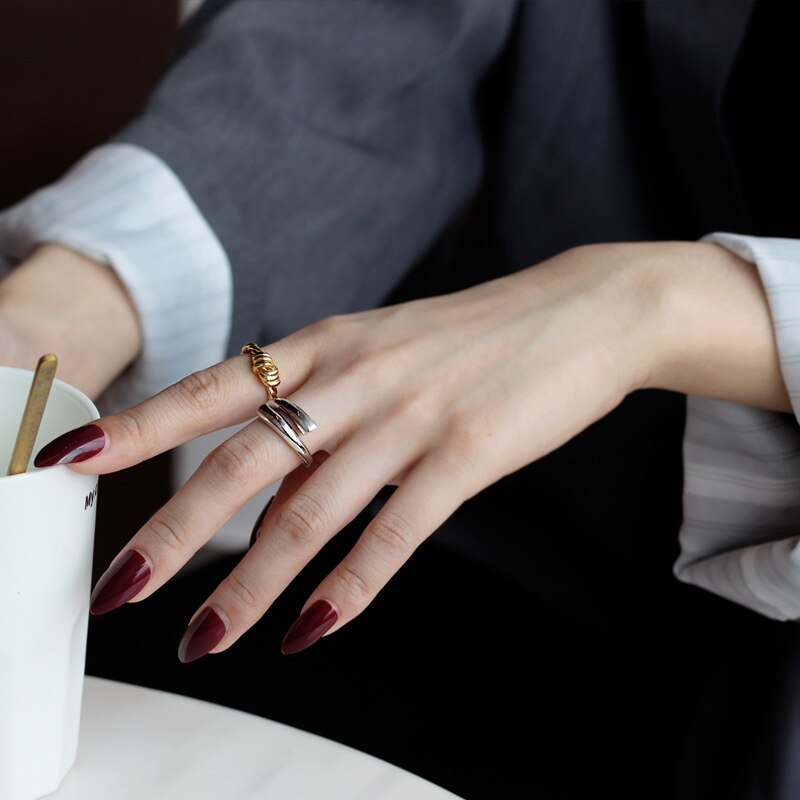 Klobiges geometrisches offenes Band R1137