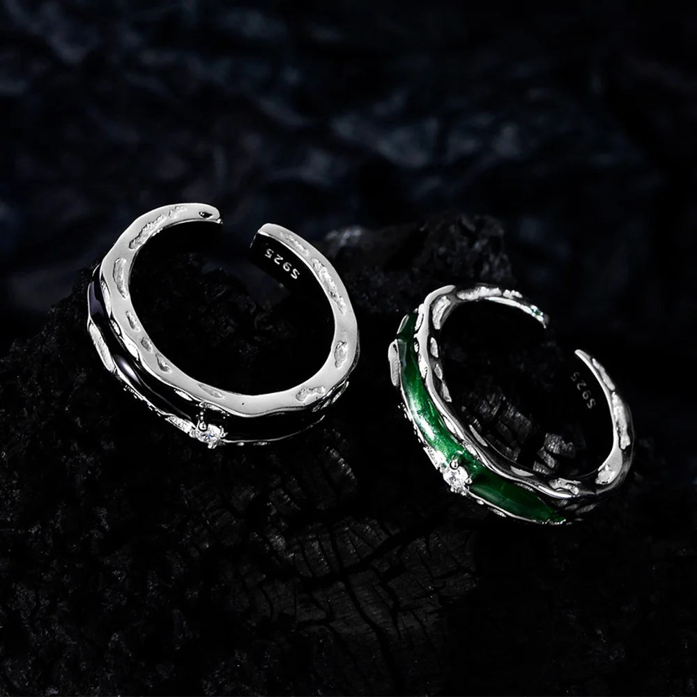 Strukturierter Ring mit Emaillestreifen R1262