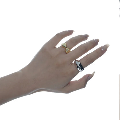 Gehämmerter, polierter Chunk-Ring R1017