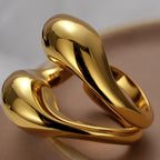 Dicker Ring mit organischem Muster R1071