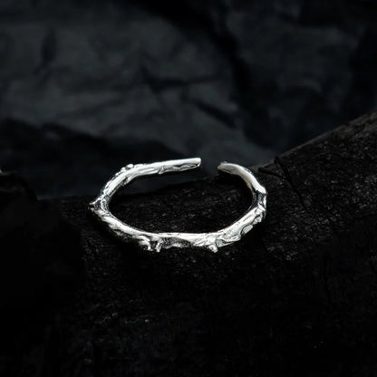 Einzigartiger Ring mit grobem Muster R1225