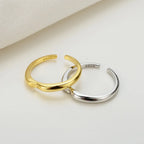 Polierter Ring mit unregelmäßigem Band R1129