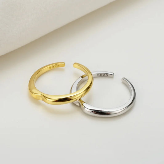 Polierter Ring mit unregelmäßigem Band R1129