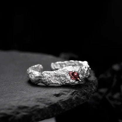 Robuster Ring mit Marquise-Zirkon R1191