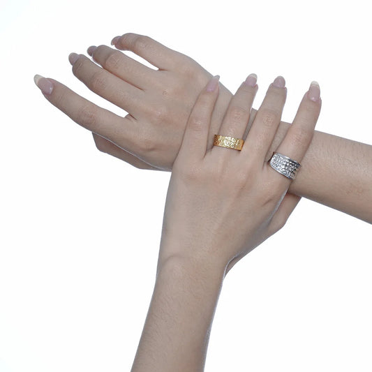 Gehämmerter unregelmäßiger Ring R119