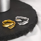 Minimalistischer Ring mit matter Welle R116