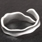 Minimalistischer Ring mit matter Welle R116