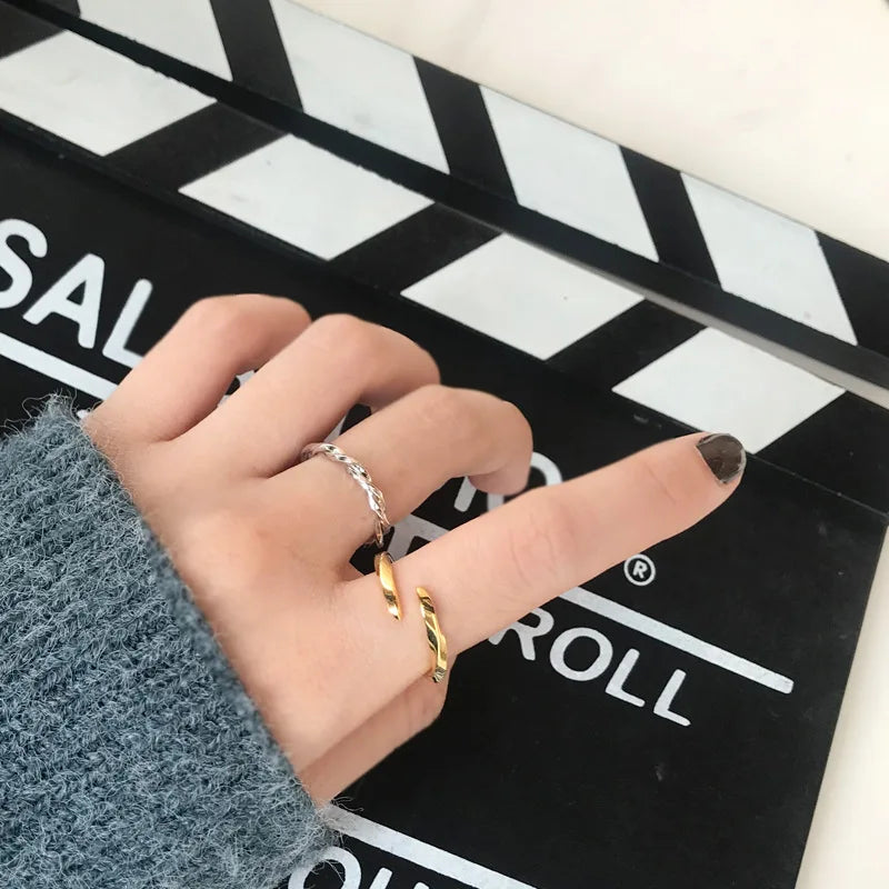 Offener Mobius-Band-Ring R1151