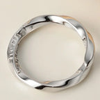 Offener Mobius-Band-Ring R1151