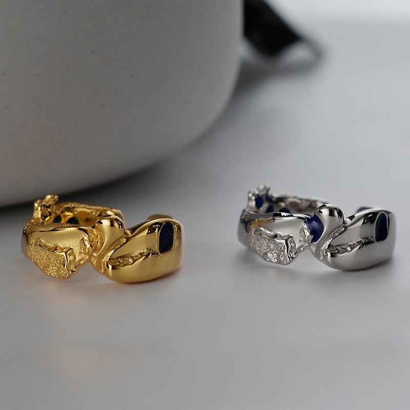 Klobiger Ring mit unregelmäßiger Textur R1254