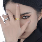 Klobiger Ring mit unregelmäßiger Textur R1254