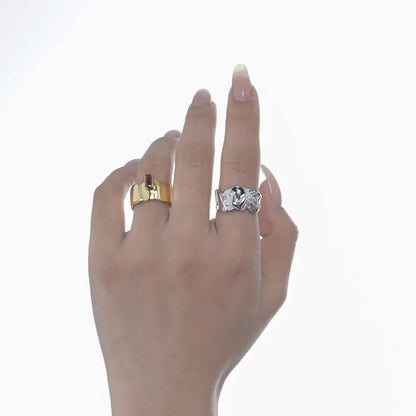 Breiter, flüssiger, unregelmäßiger Ring R1259