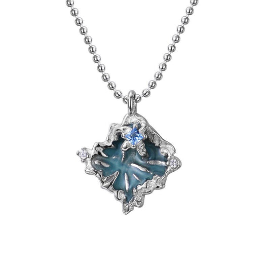 Ikonischer Emaille-Anhänger mit Zirkonia-Akzent N1053