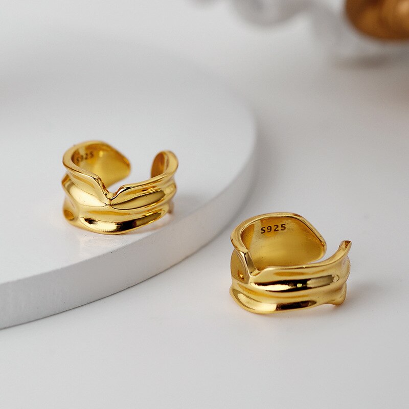 Unregelmäßige Liquid Ear Cuffs E1094 1 Stück