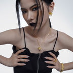 Unregelmäßige Ohrstecker mit gerüschtem Alufolieneffekt E1165