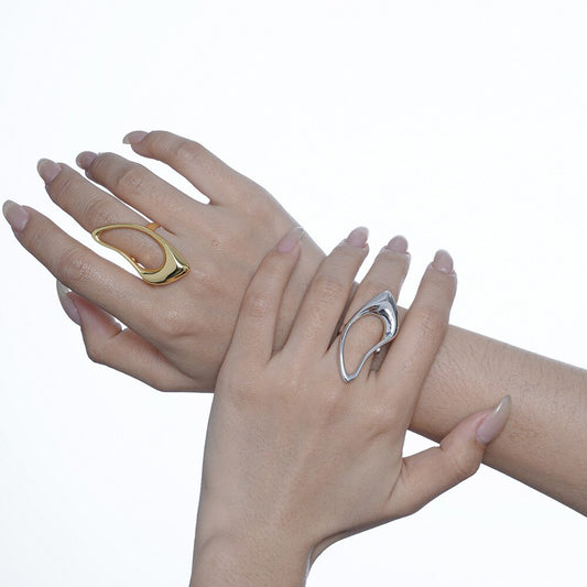 Langer abstrakter asymmetrischer Ring R1077