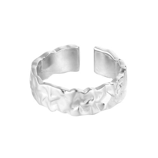 Ring mit gehämmertem Muster R178