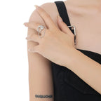 Breiter Ring mit Quastenkette R1202