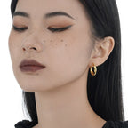 Ohrstecker aus gedrehtem dickem Draht E1026