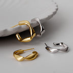 Ohrstecker aus gedrehtem dickem Draht E1026