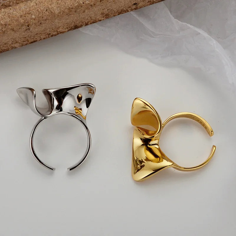 Unregelmäßiger Ring mit Wellenmuster R1048