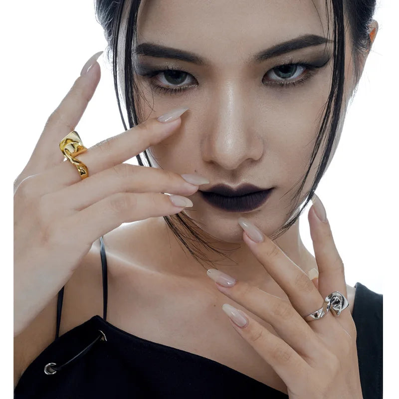 Unregelmäßiger Ring mit Wellenmuster R1048