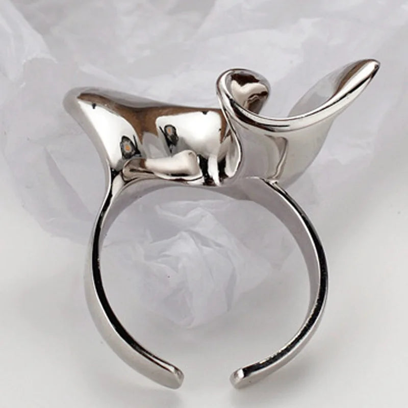 Unregelmäßiger Ring mit Wellenmuster R1048