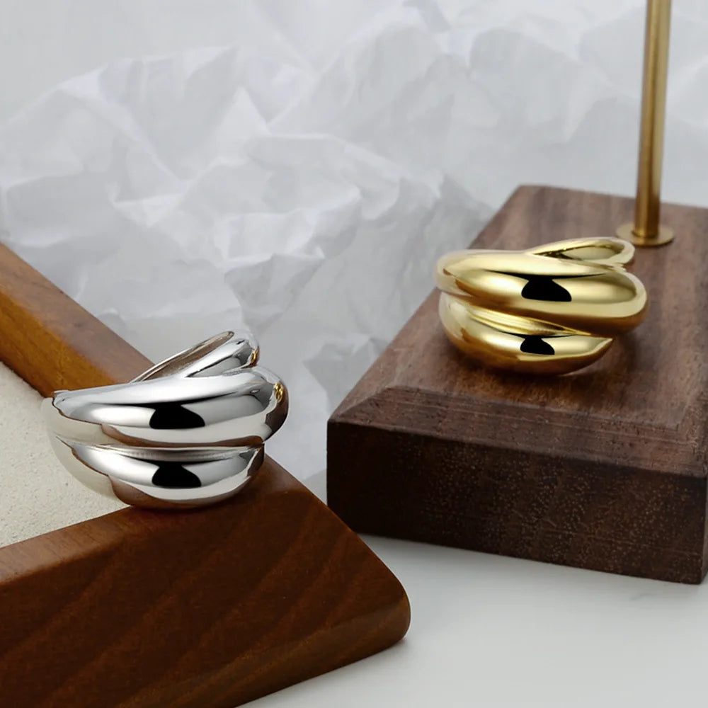 Einzigartiger Ring mit gewellten Rillen R1119