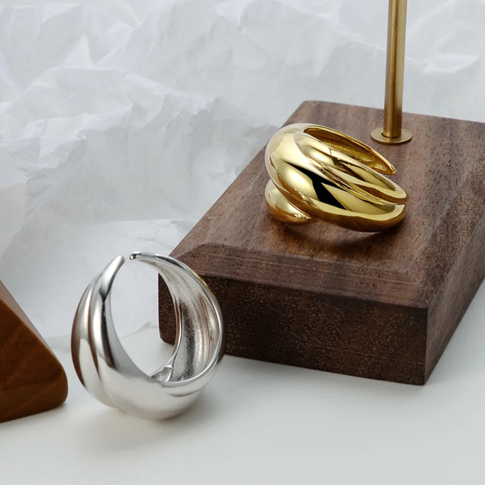 Einzigartiger Ring mit gewellten Rillen R1119